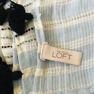 LOFT Accessories - LOFT Square Scarf LOFT Accessories - LOFT Square Scarf